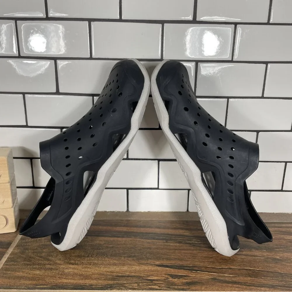 CROCS Swiftwater Wave Shoes Mens Size 7 Black Gray Slip On Water Sandals